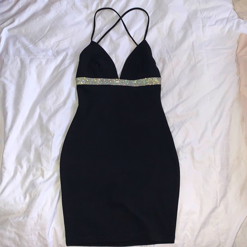 Black body-con cocktail dress with sparkly band